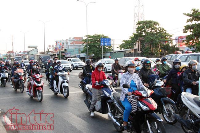 Các cửa ngõ TP Hồ Chí Minh thông thoáng trong chiều ngày nghỉ Tết cuối cùng ảnh 13